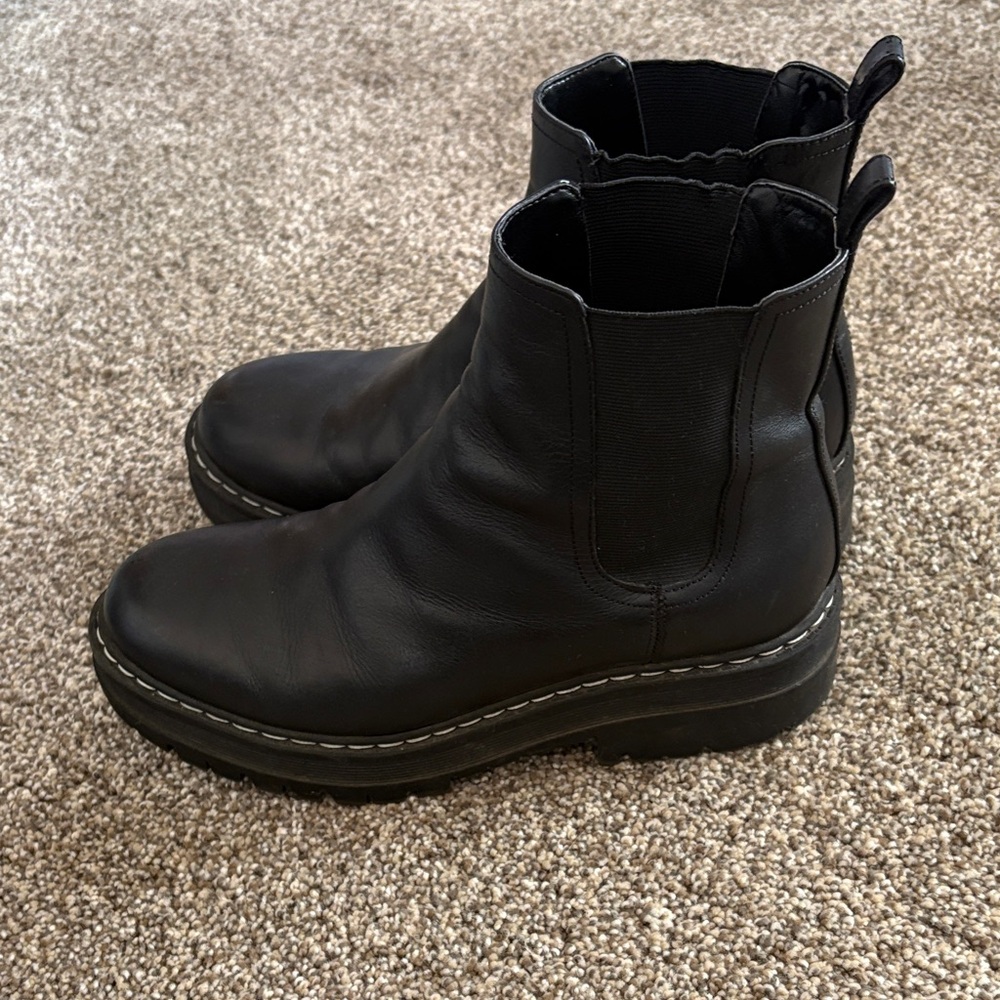 Black Leather Women’s Boots